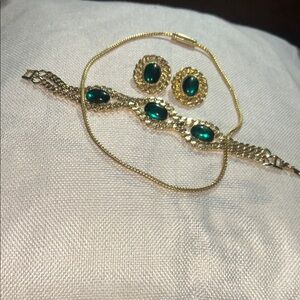 Vintage elegant green and gold jewelry set